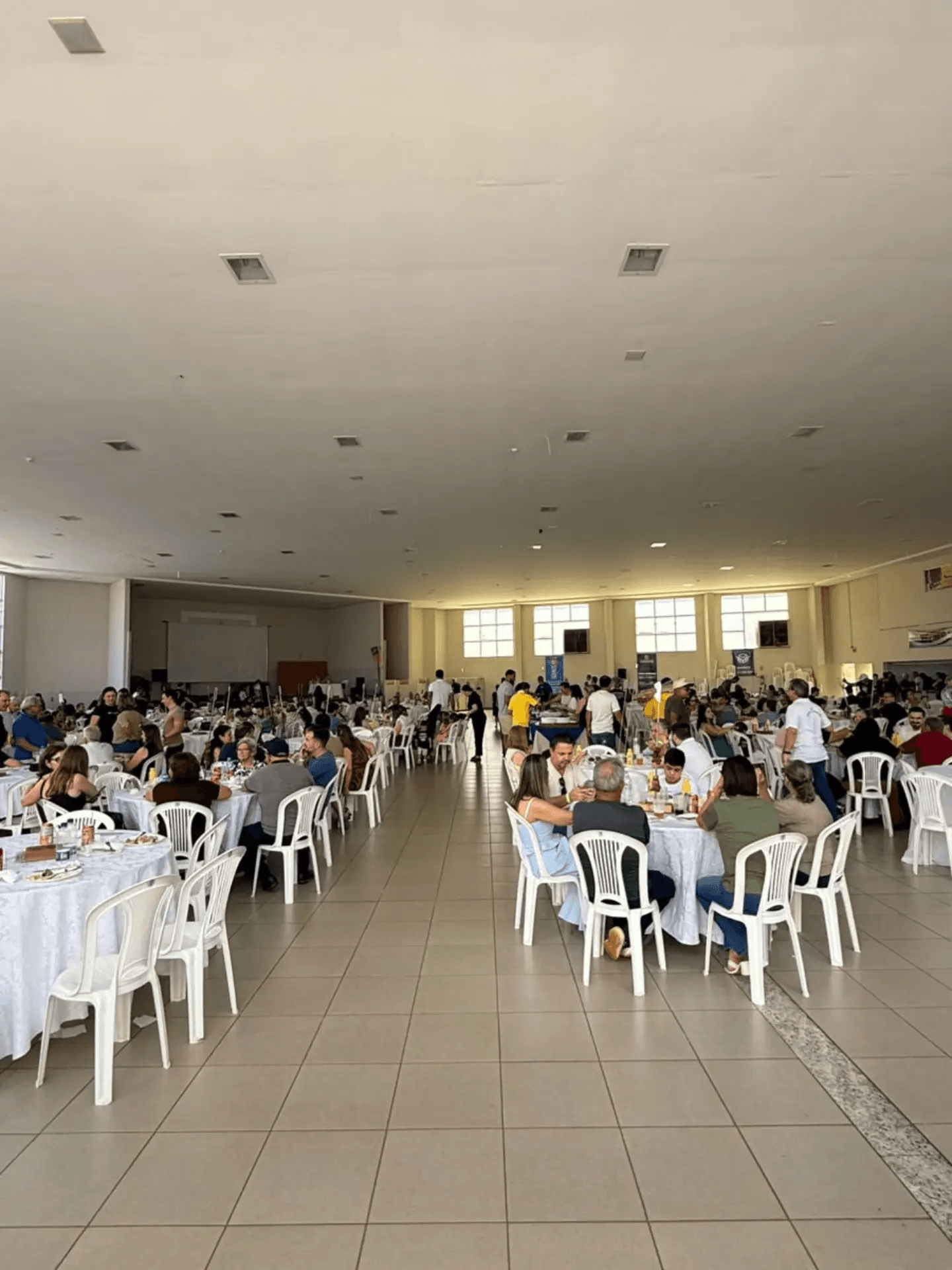 Comunidade participa de mais uma edição do tradicional Leilão de Animais